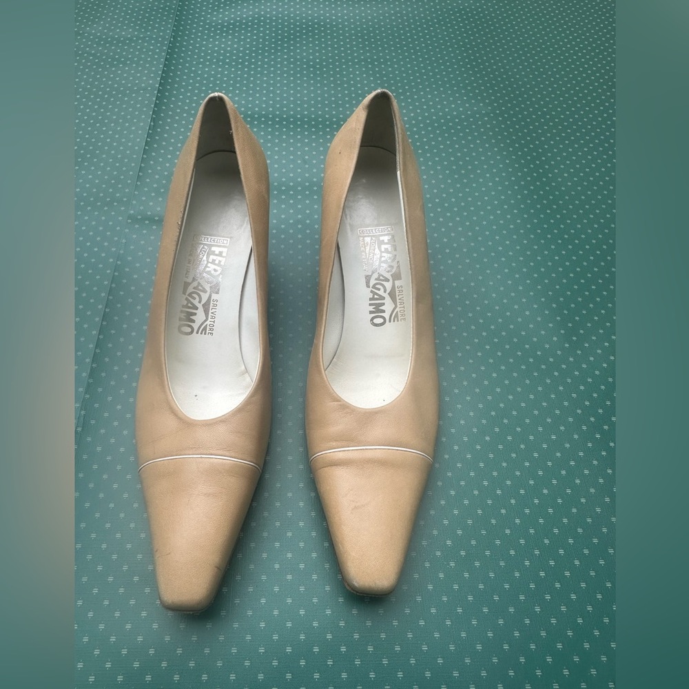 Beige Salvatore Ferragamo Kitten
Heels, size 9 B2